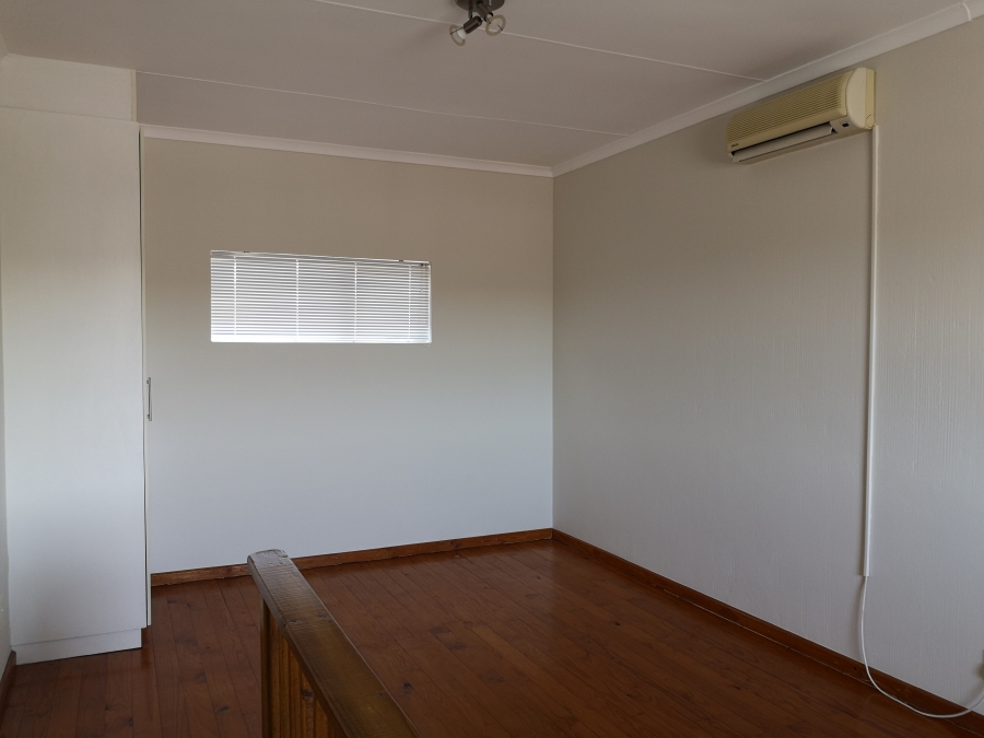 To Let 2 Bedroom Property for Rent in Beacon Bay Eastern Cape